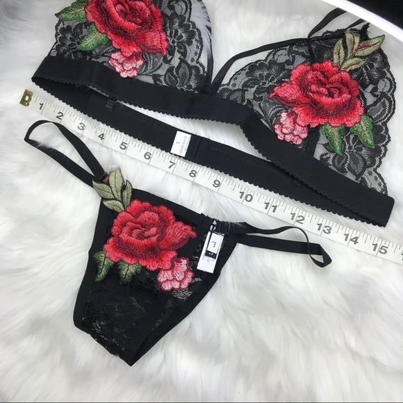 2 lace Bralettes Sets with flower embroidery 🌺 - Picture 7 of 8